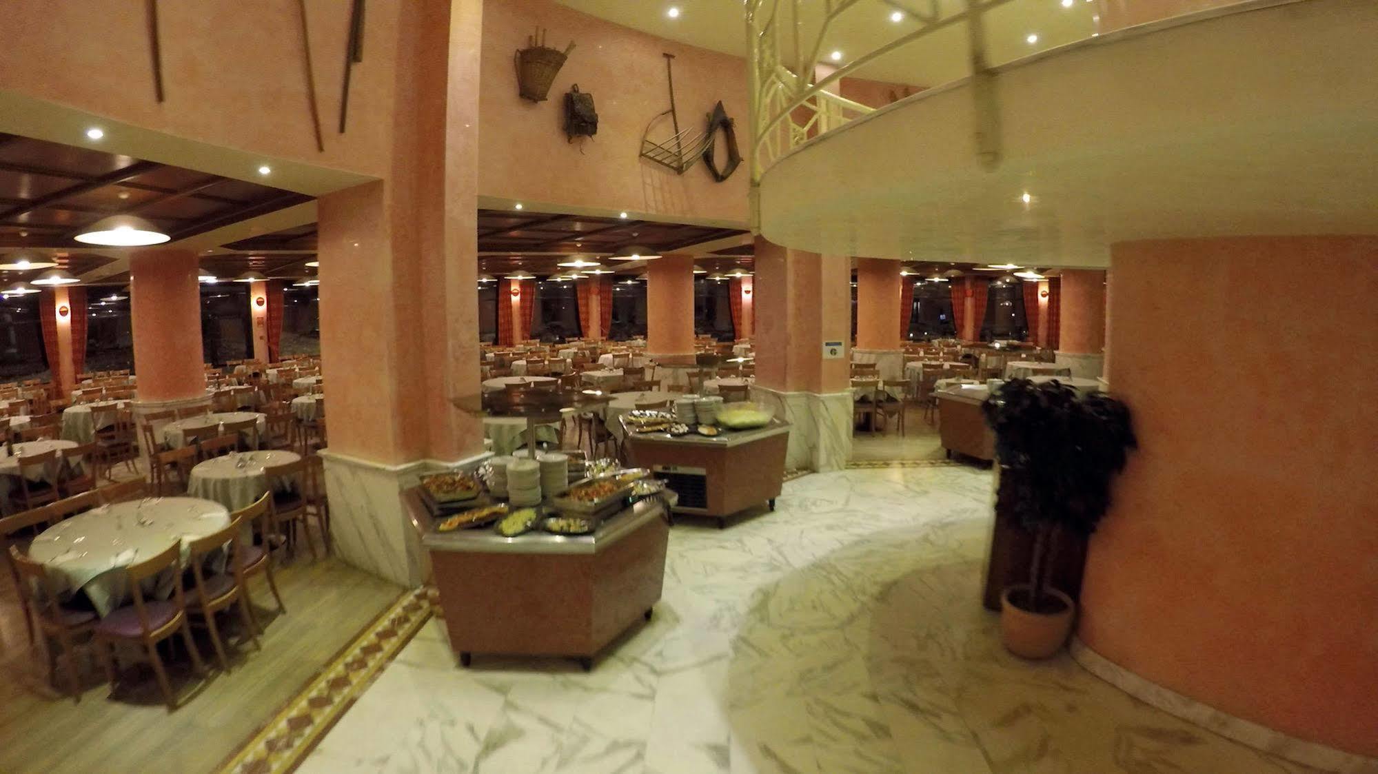 Grand Hotel Duchi D'Aosta Сестрієре Екстер'єр фото